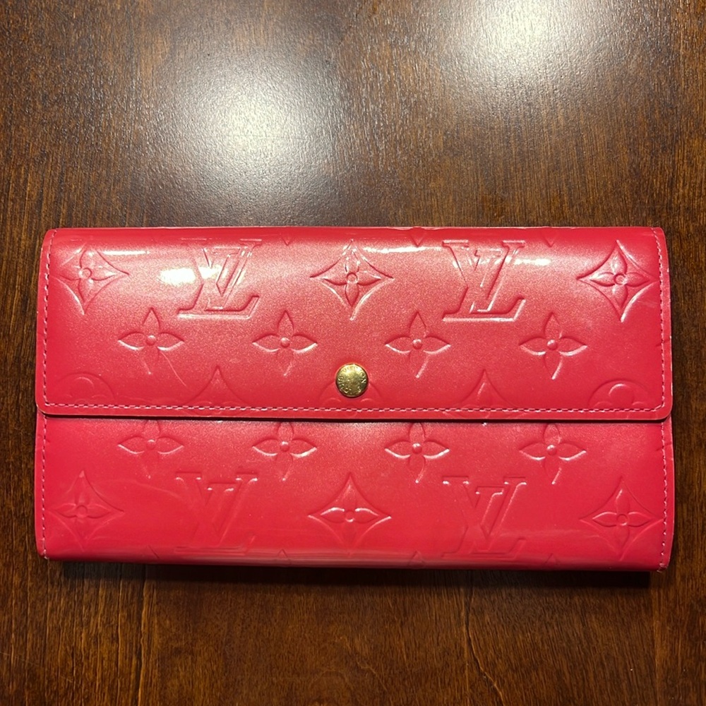 Louis Vuitton Pink Vernis Wallet💕
